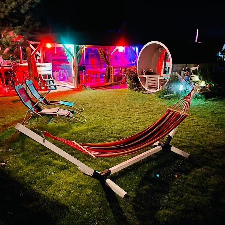 Behappy Woodhouse Villa Jastrzębia Góra Екстериор снимка