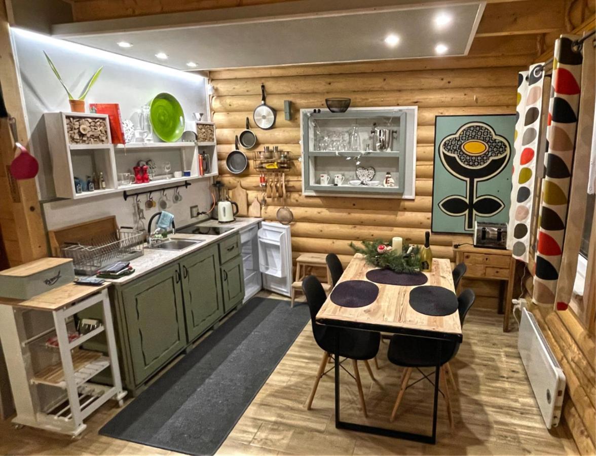 Behappy Woodhouse Villa Jastrzębia Góra Екстериор снимка
