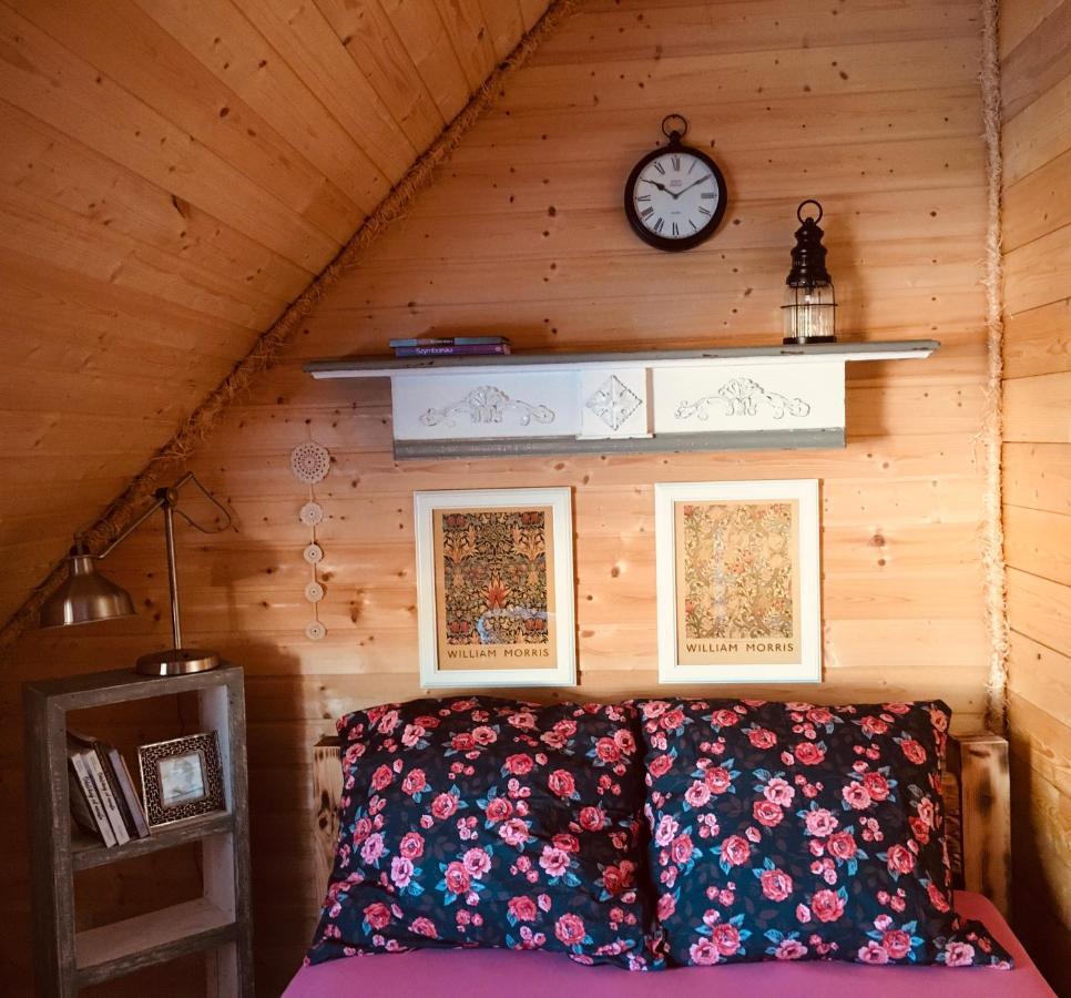 Behappy Woodhouse Villa Jastrzębia Góra Екстериор снимка