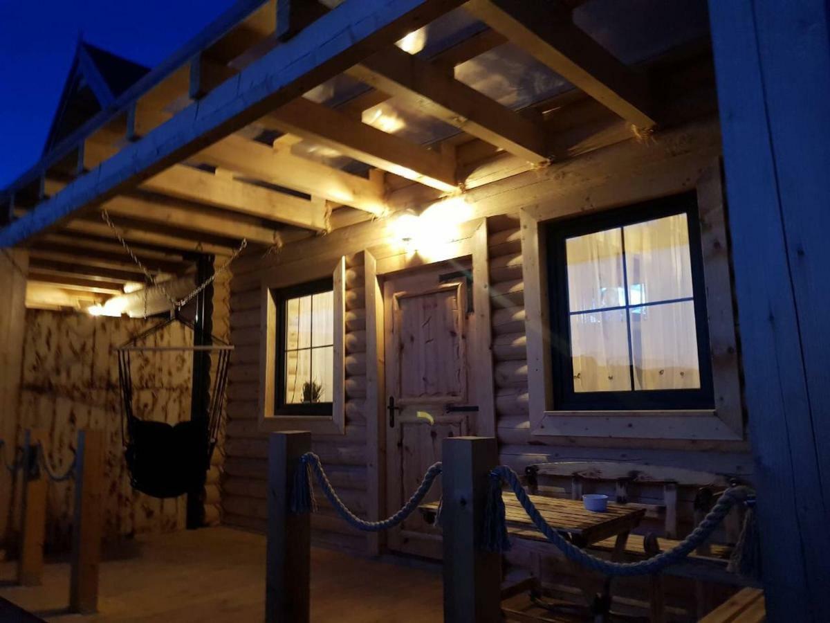Behappy Woodhouse Villa Jastrzębia Góra Екстериор снимка