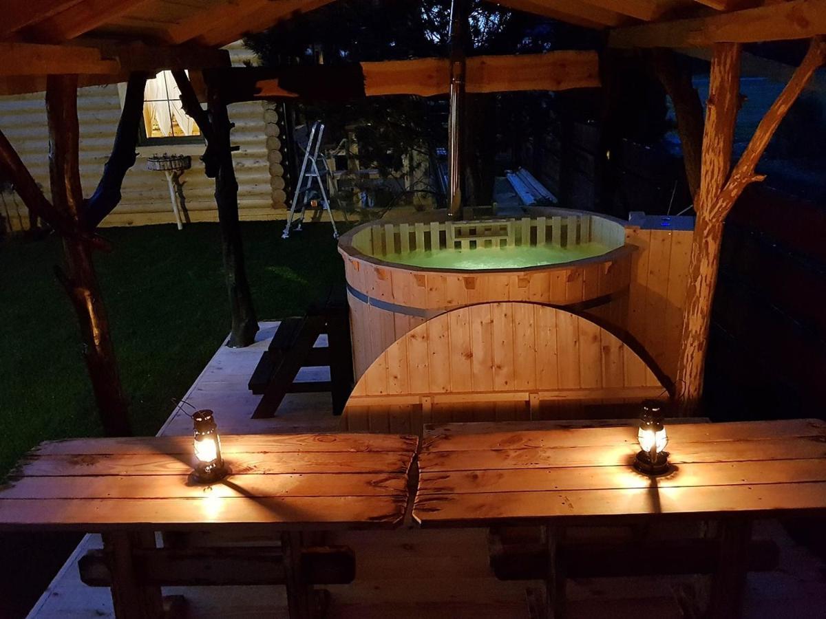 Behappy Woodhouse Villa Jastrzębia Góra Екстериор снимка